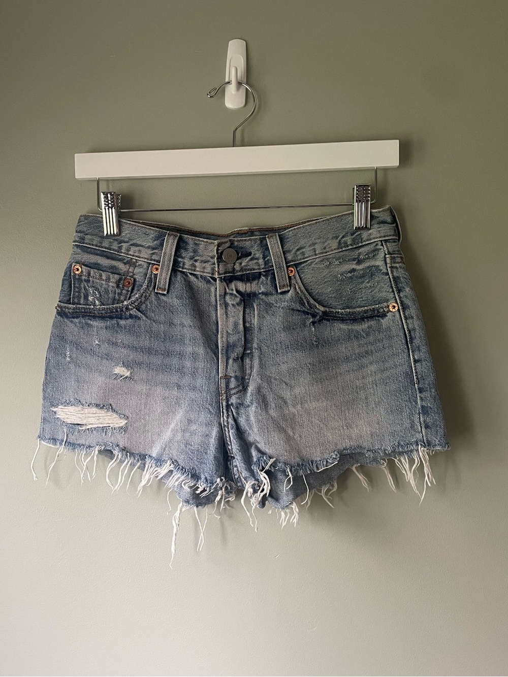 LEVI’S 501 Original Distressed Denim Mid-Rise Short